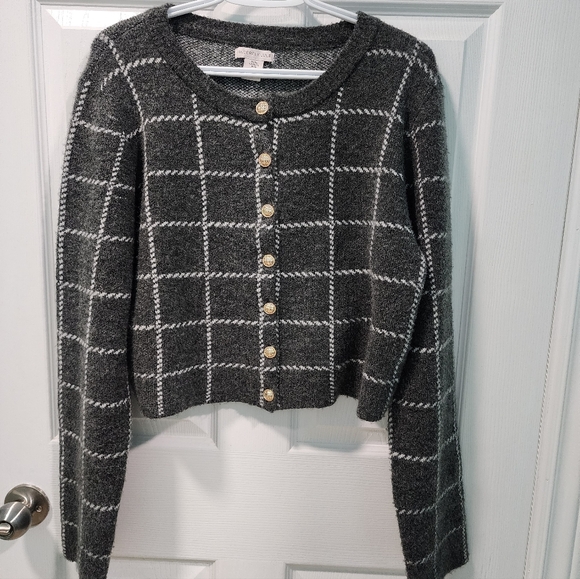 Women's Black and White Checkered Sweater - Picture 2 of 7